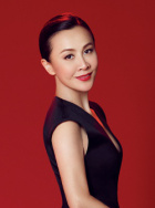 穿着妖艳的大婶